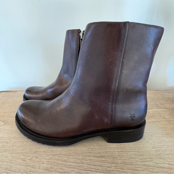 Frye Veronica Leather Zip Booties Size 7 - Picture 1 of 7